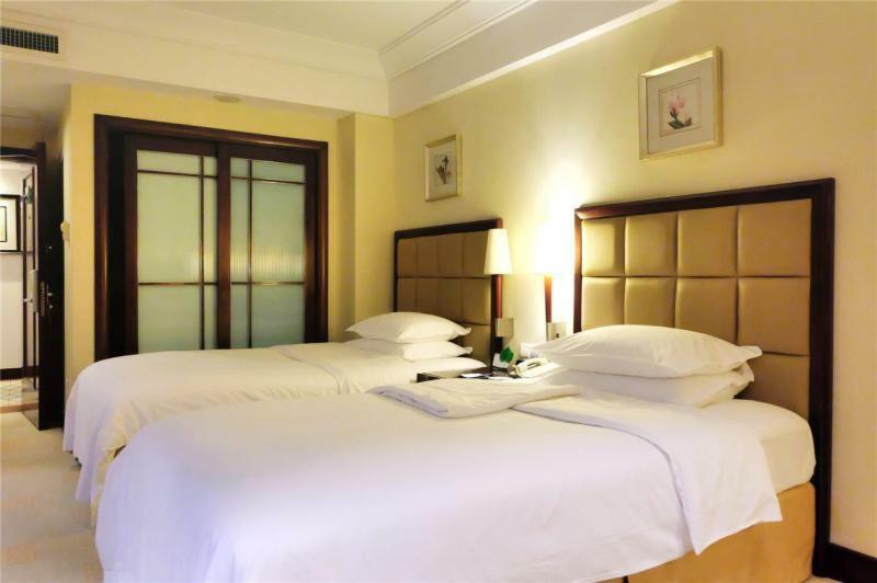 Ramada Plaza Optics Valley Hotel Wuhan Exterior foto